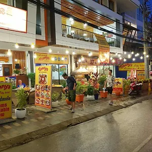 Hotel Benny's