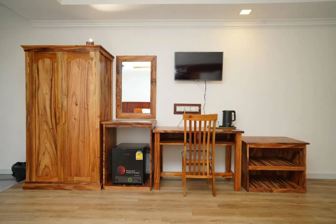 New Sihanoukville Hotel 3*,